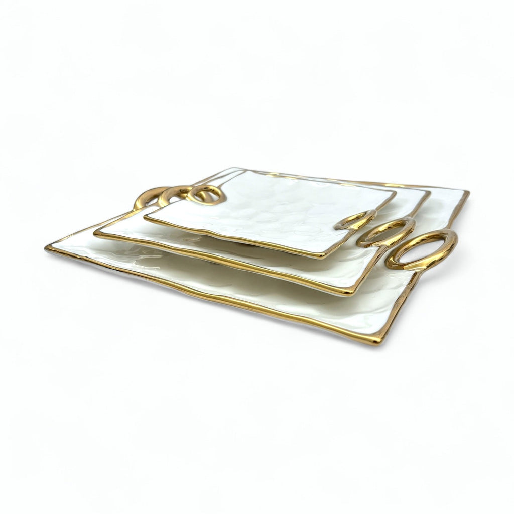 Klara Tallrik – Porslin med Elegant Guldkant (3 Storlekar) tallrik