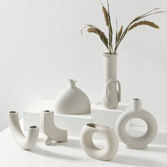 Dekorativa vaser i olika former