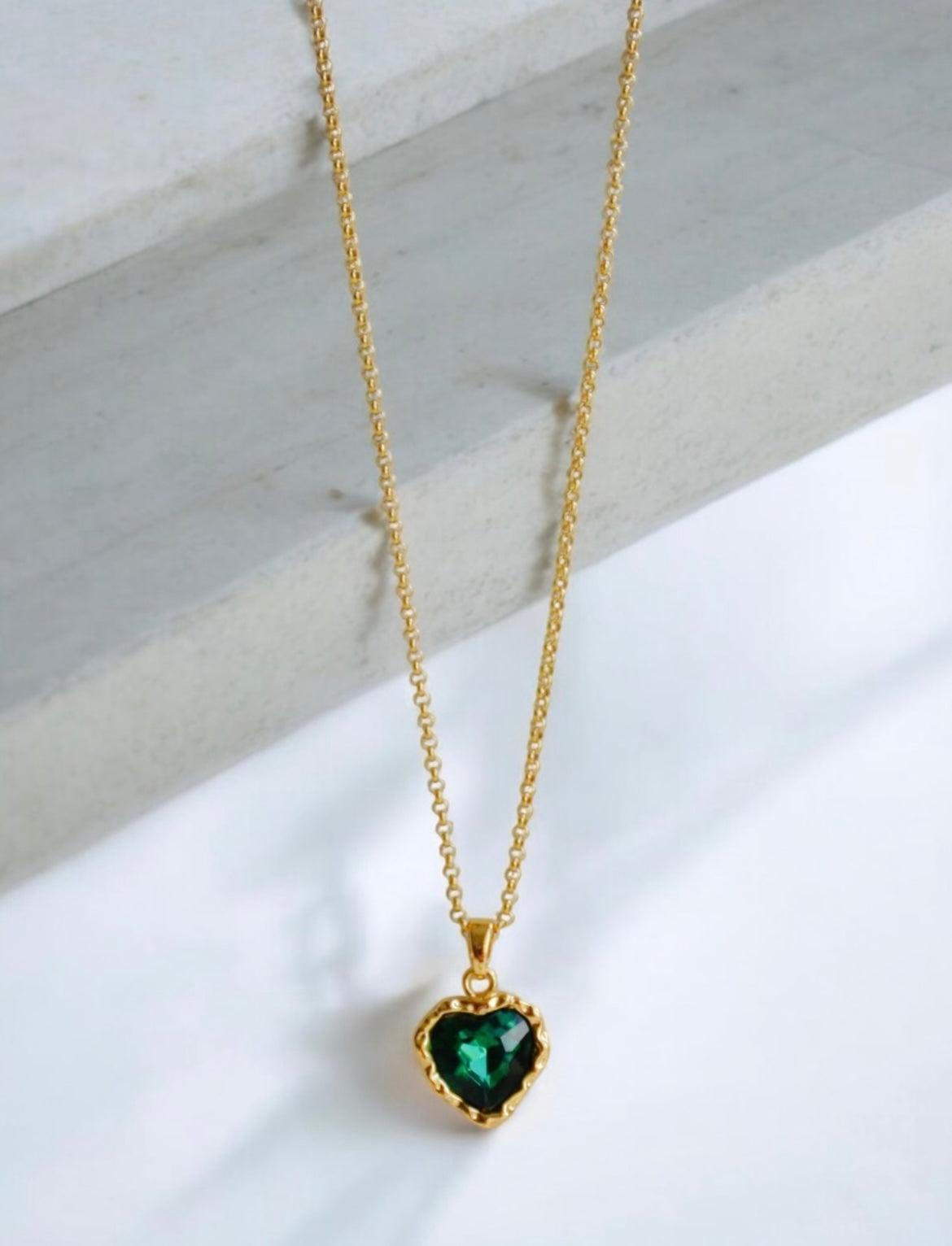 Halsband Ariel green heart