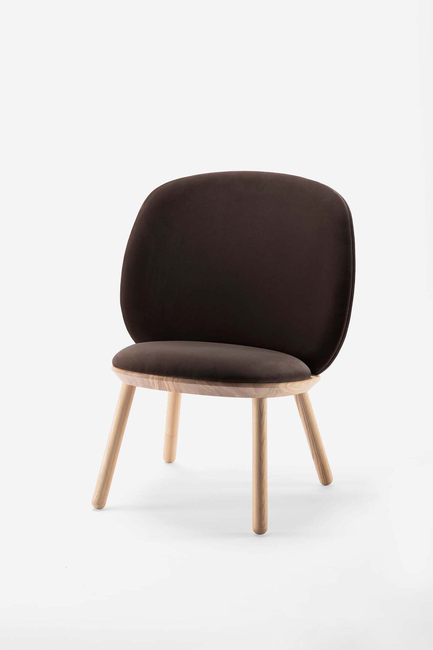 Naïve Low Chair – Svart Massiv Ask
