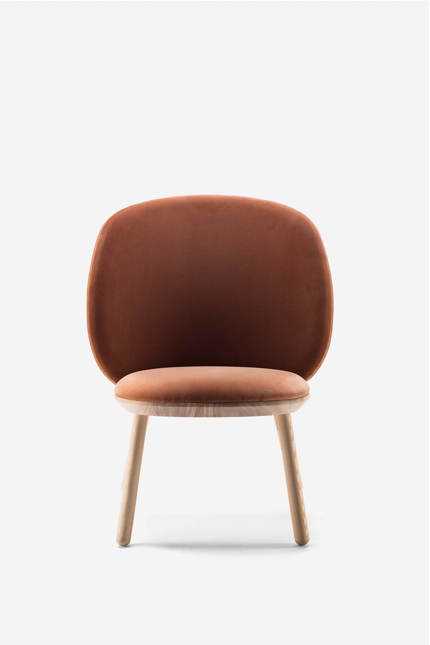 Naïve Low Chair – Svart Massiv Ask