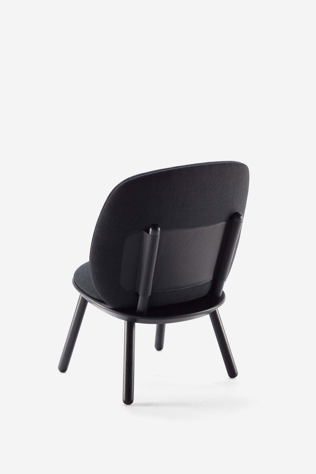 Naïve Low Chair – Svart Massiv Ask