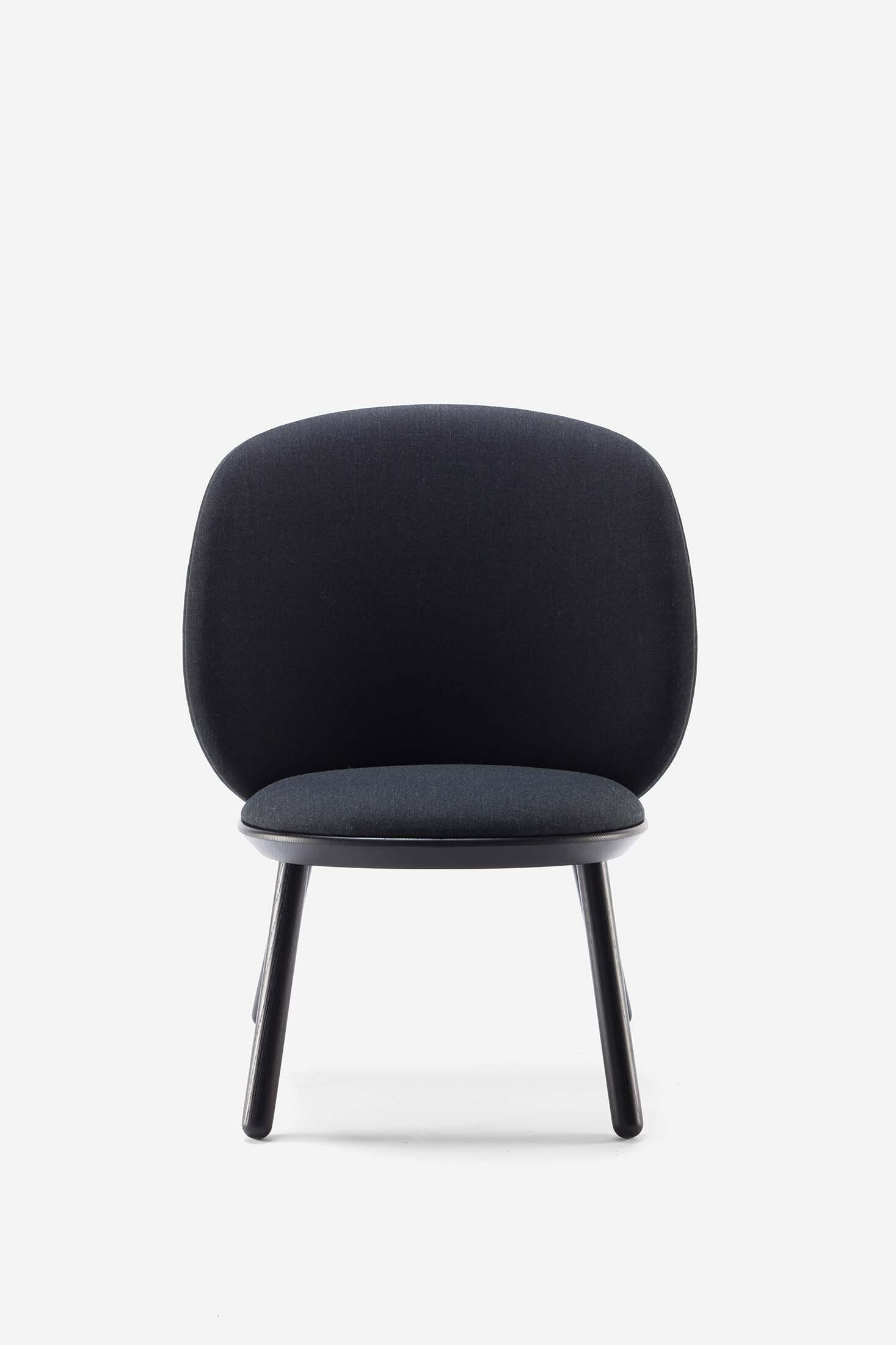 Naïve Low Chair – Svart Massiv Ask