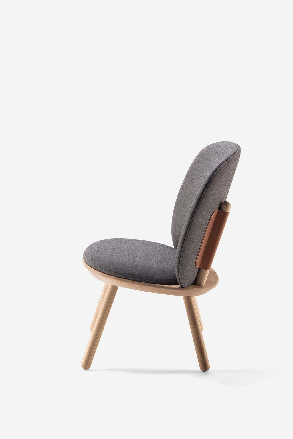Naïve Low Chair – Svart Massiv Ask