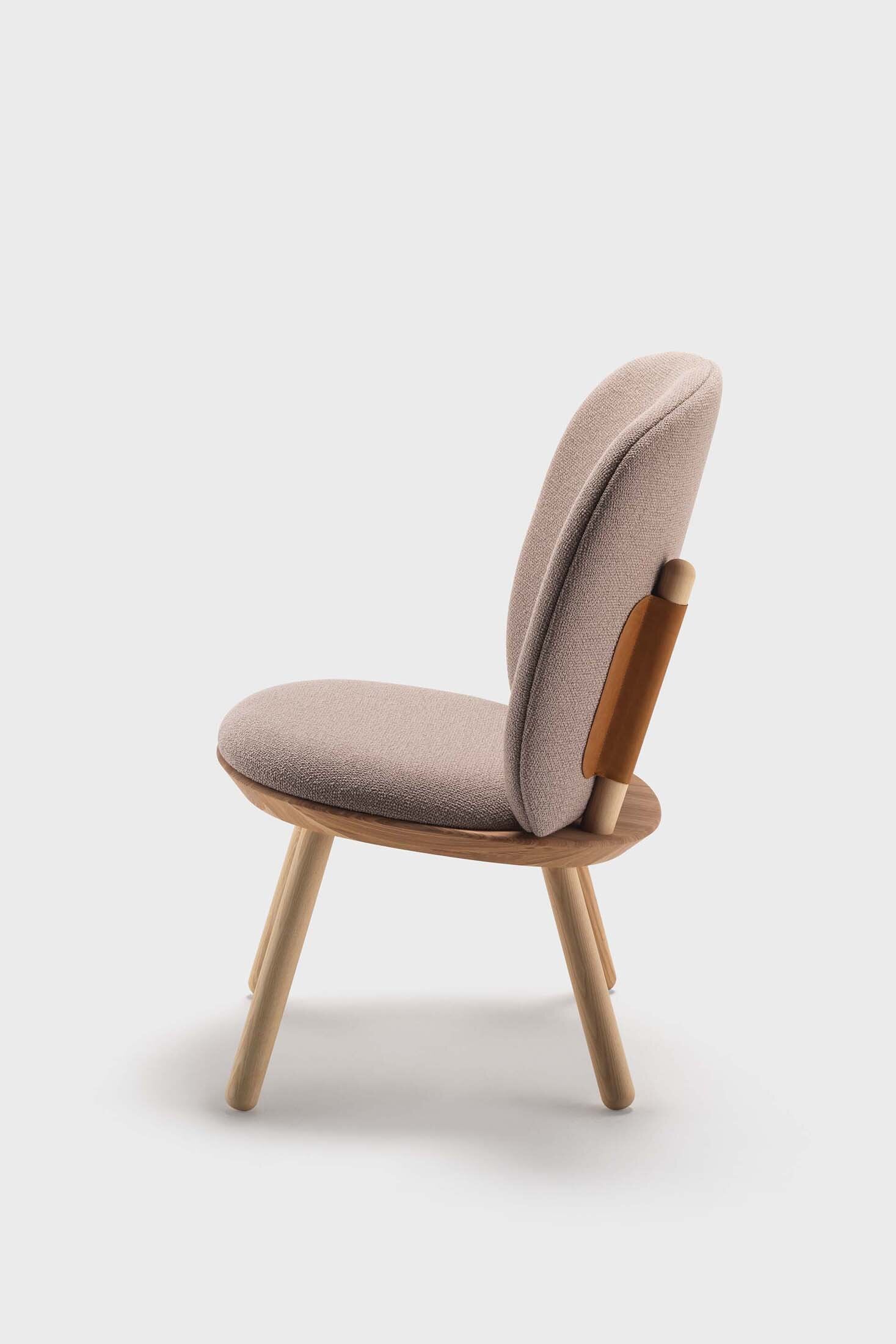 Naïve Low Chair – Svart Massiv Ask