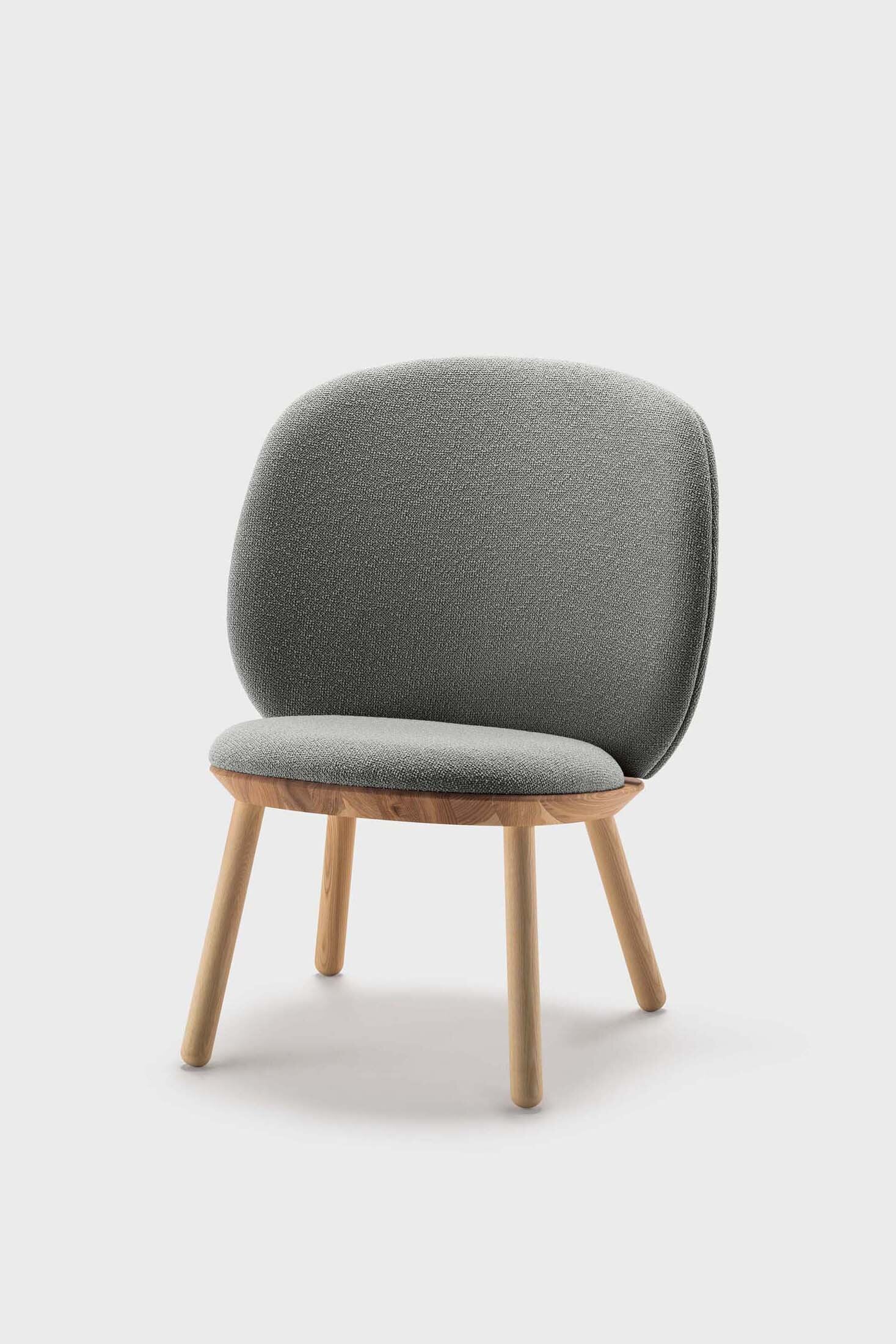 Naïve Low Chair – Svart Massiv Ask