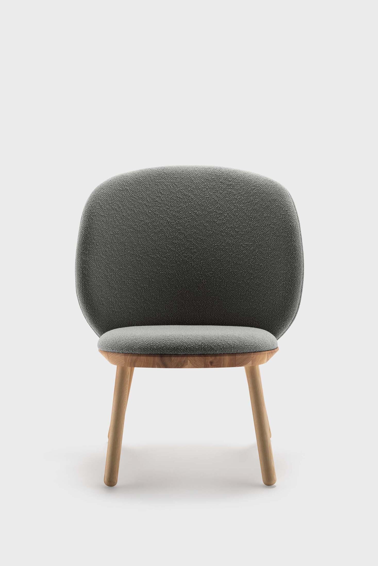 Naïve Low Chair – Svart Massiv Ask