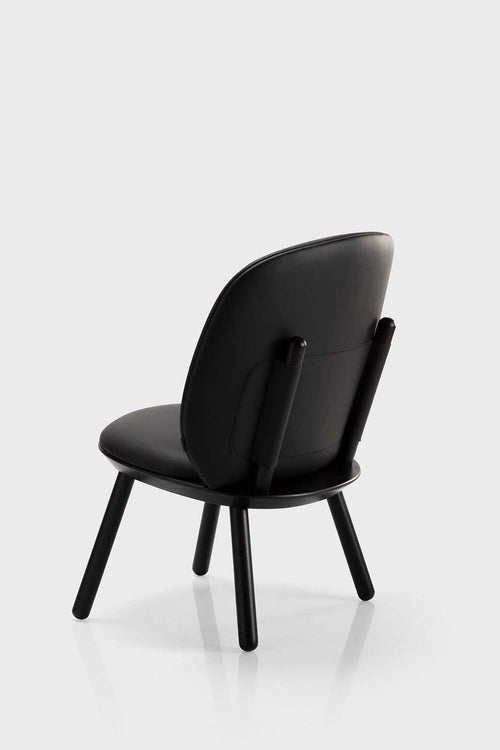 Naïve Low Chair – Svart Massiv Ask