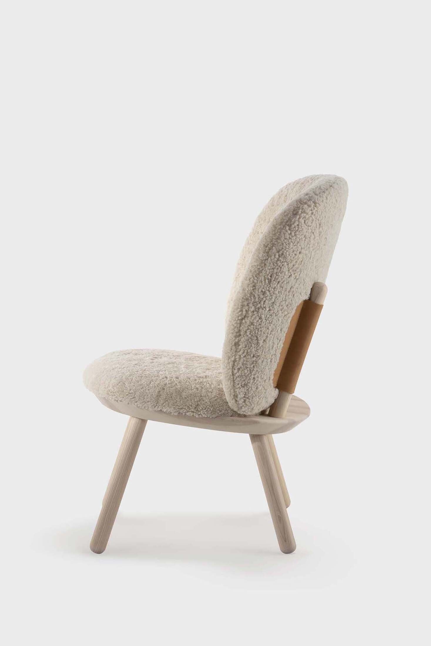 Naïve Low Chair – Svart Massiv Ask