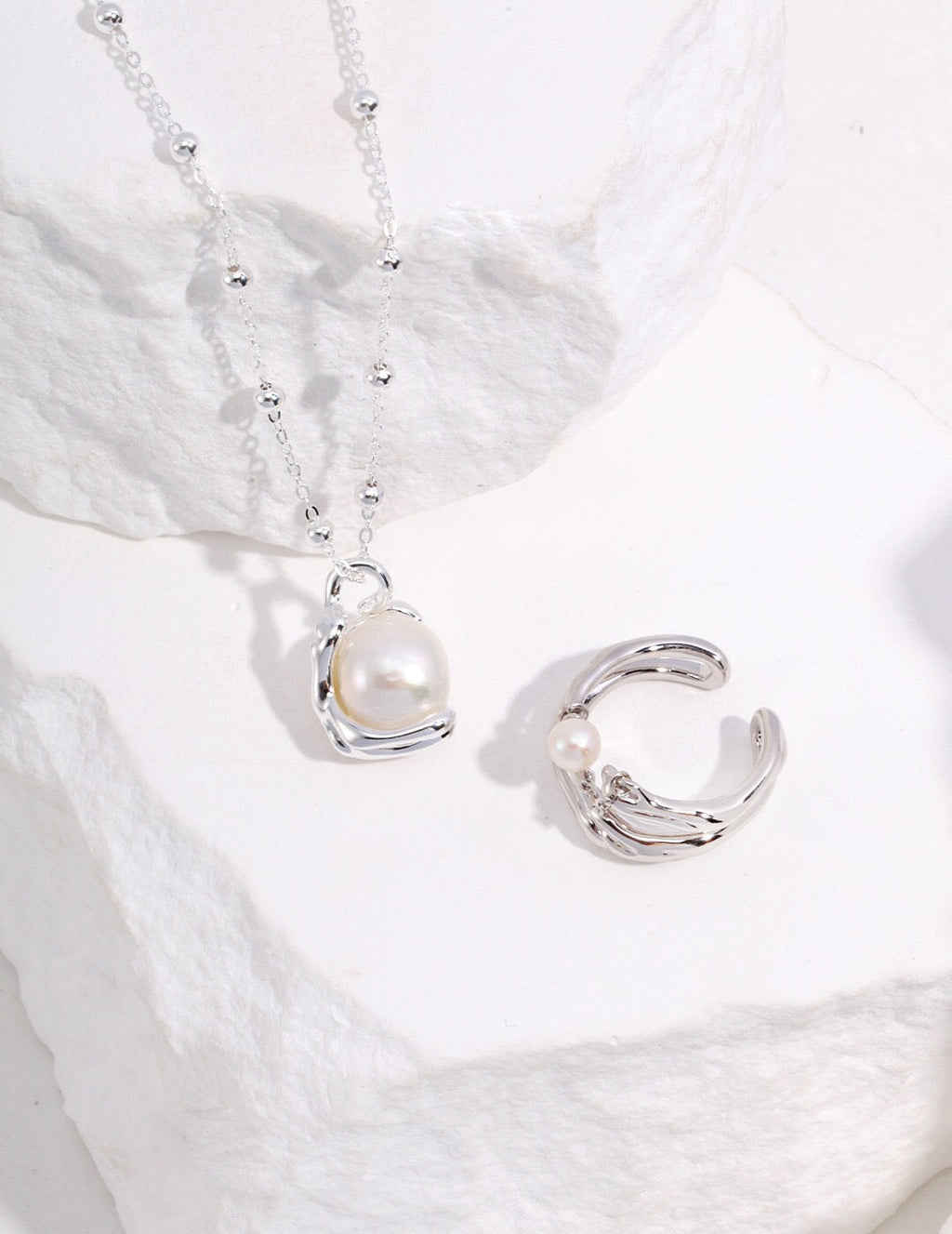 Round Freshwater Baroque Pearl Necklace-3