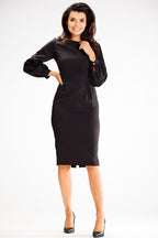 Knälång figursydd finklänning svart