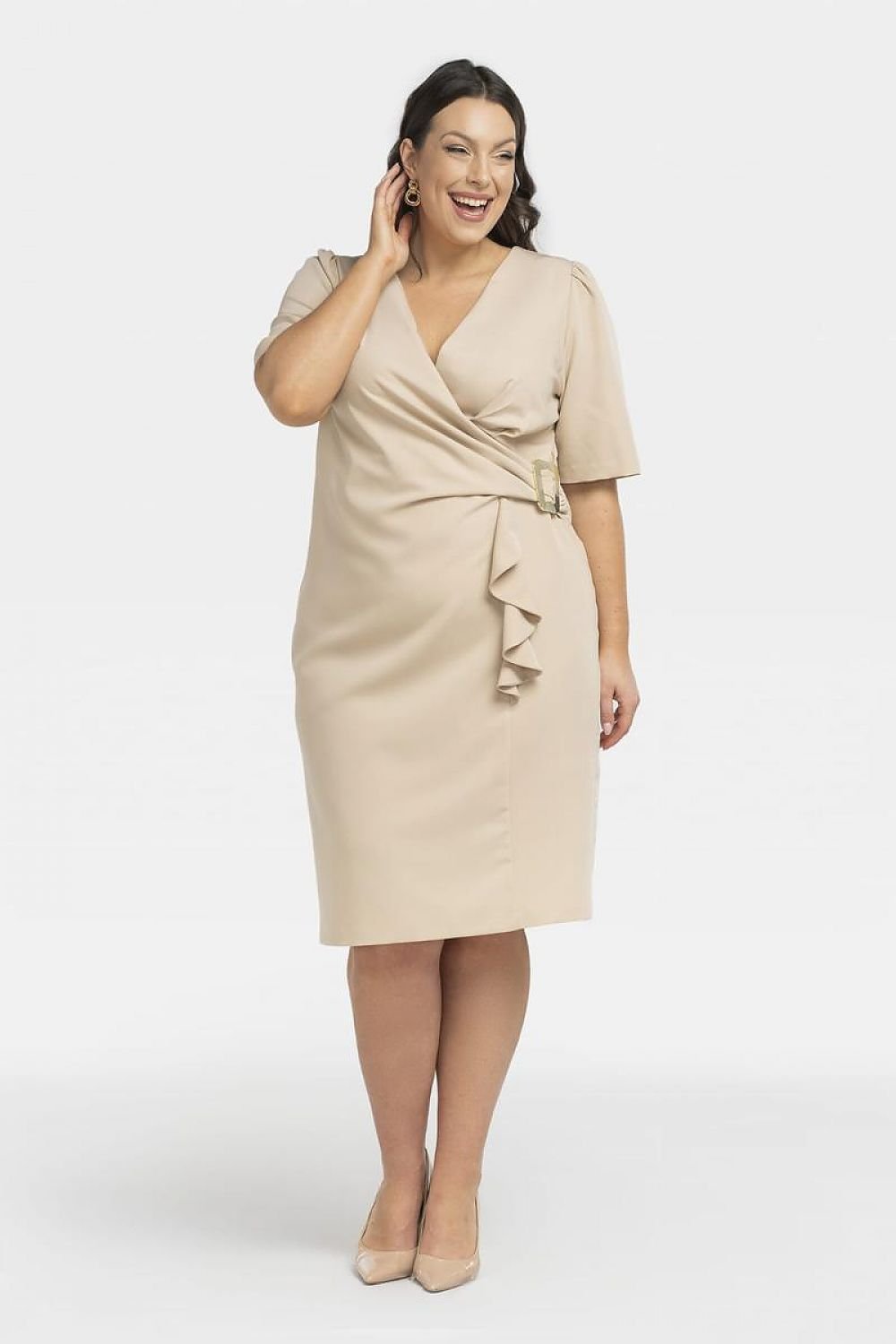 Plussize knälång V-ringad klänning med volang  Beige