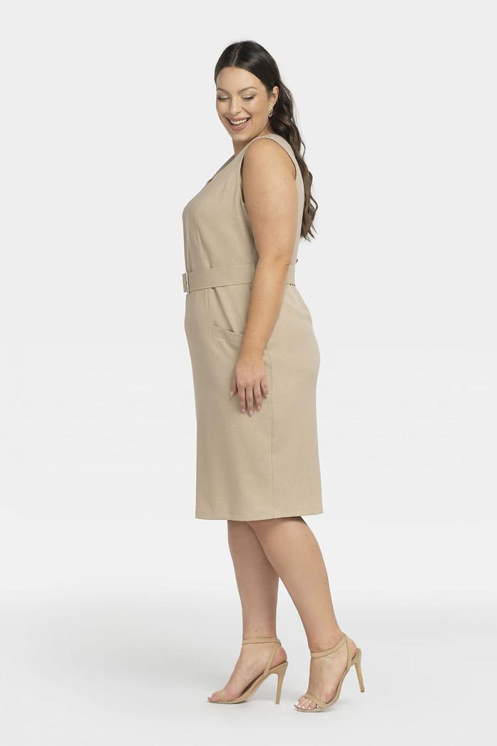 V-ringad Midiklänning med Skärp beige plussize