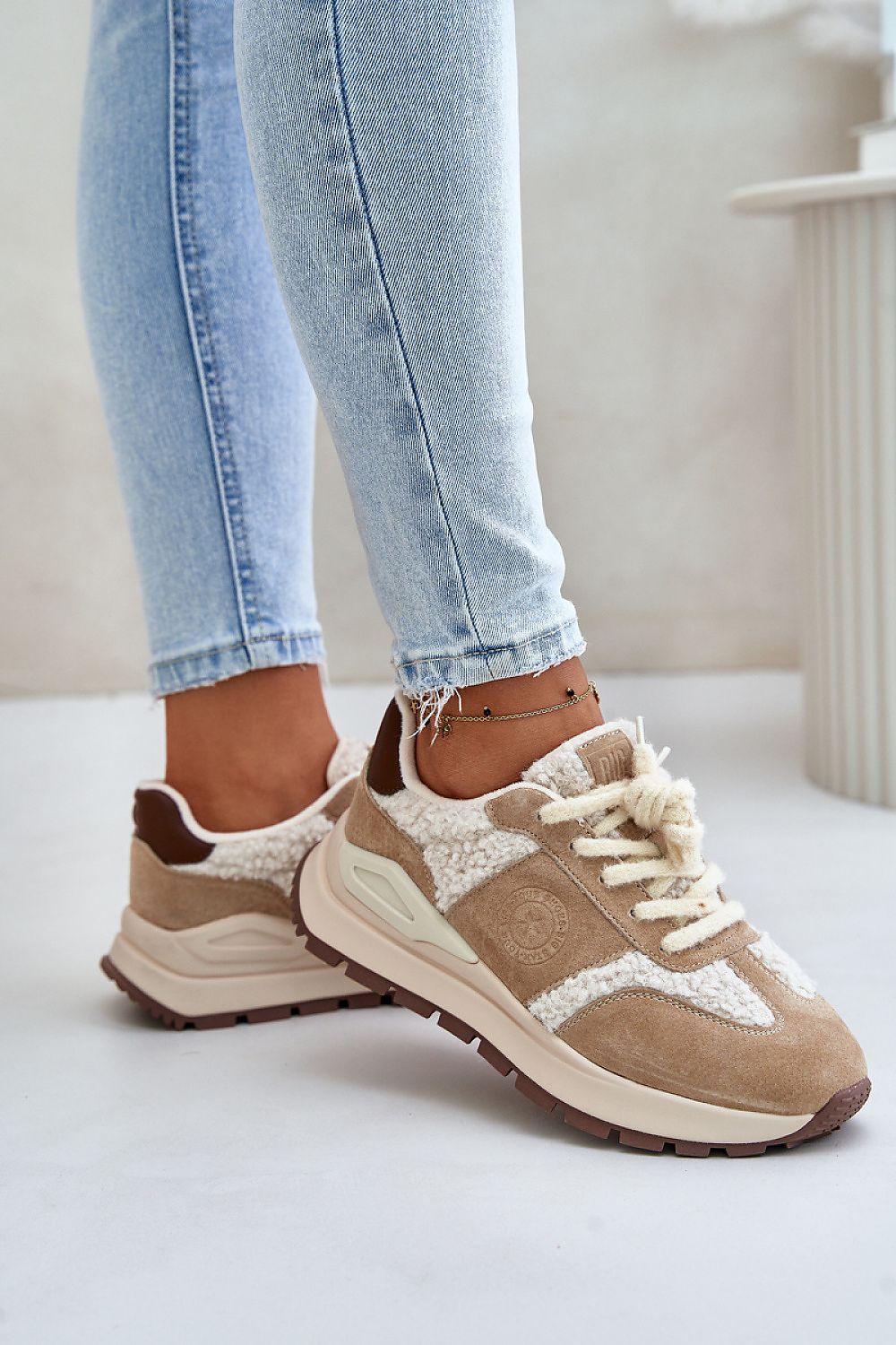 Dam Sneakers med snörning  beige 