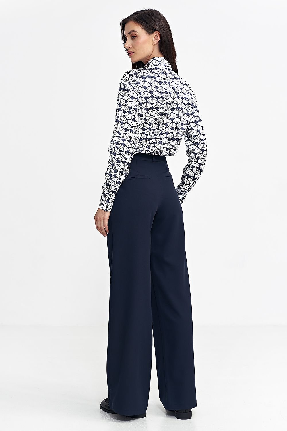 Wide leg trousers