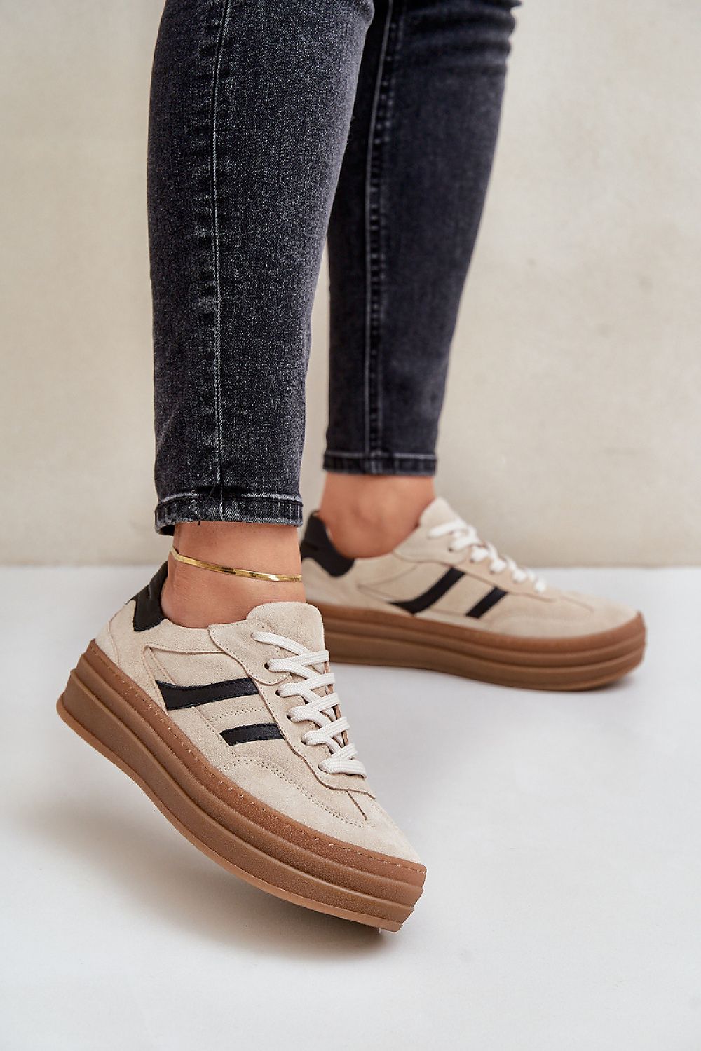 Sneakers i mocka Beige