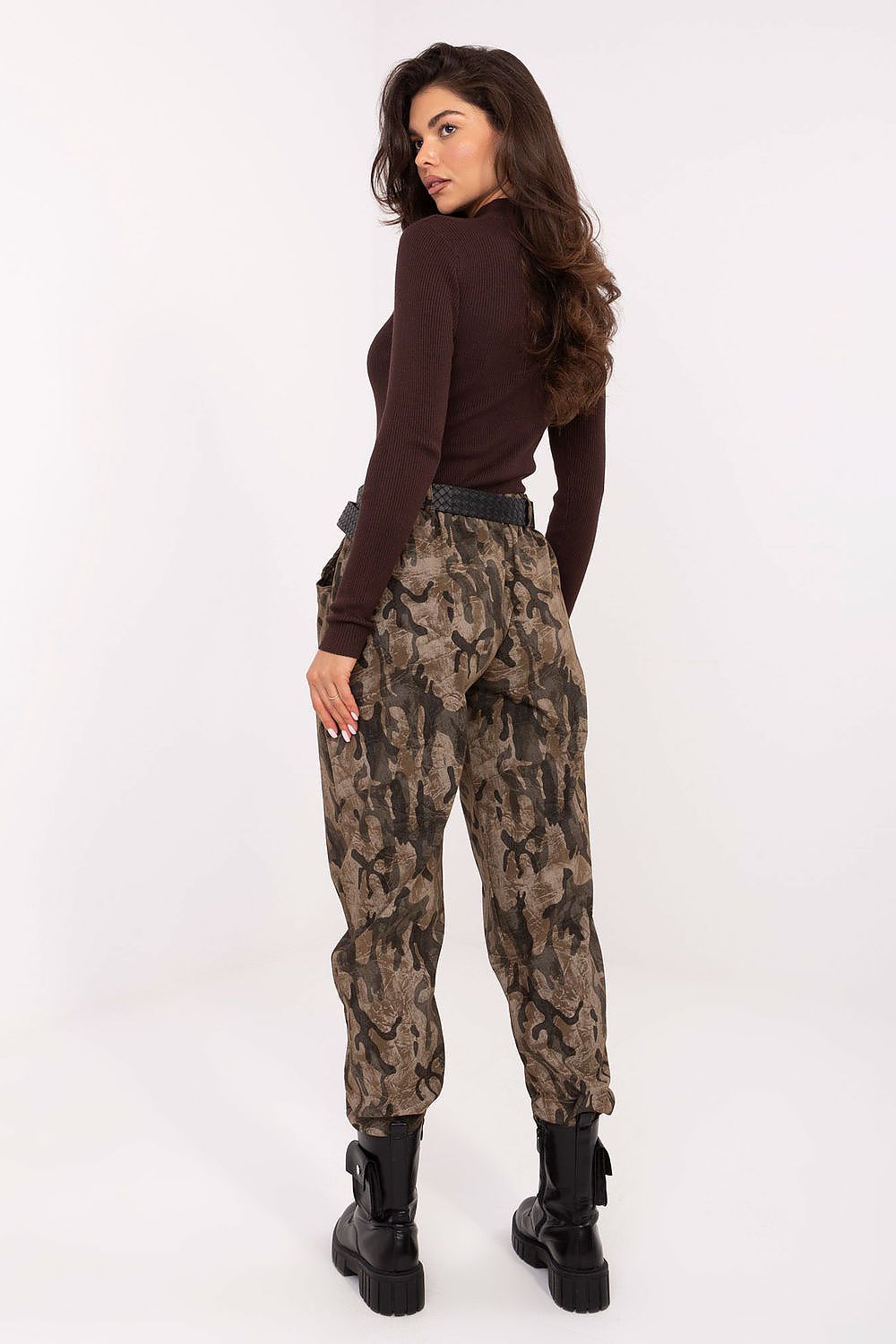  Women trousers model 218436 Italy Moda 