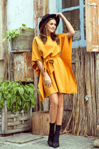 Sofia-klänning - mini klänning med midjebälte gul