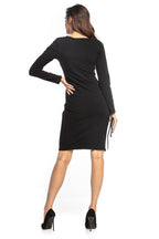 V-ringad vardagsklänning i bomull svart