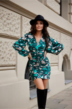 V-ringad Miniklänning Med Puffärm