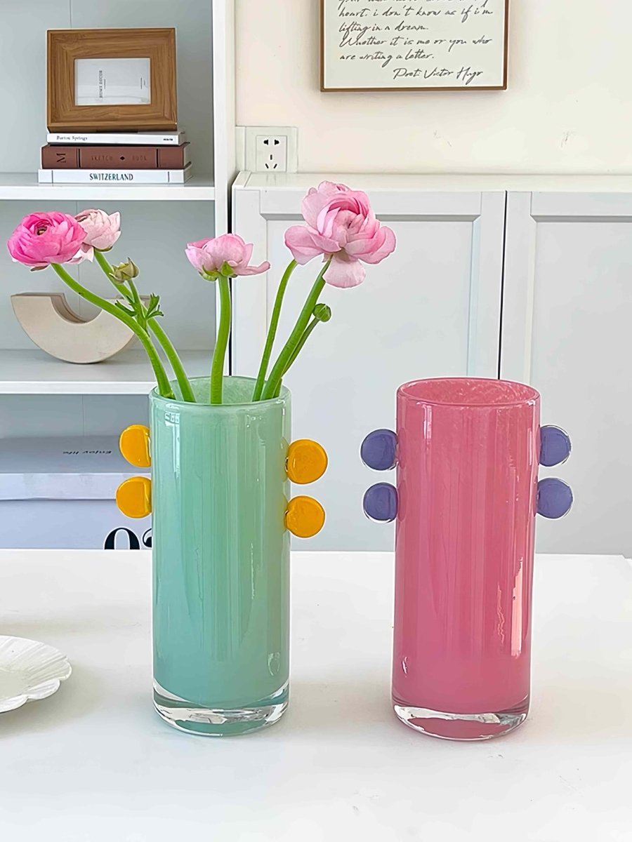Handblåst Cylinder Vas – Lekfull Elegans