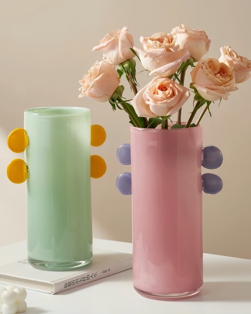Handblåst Cylinder Vas – Lekfull Elegans