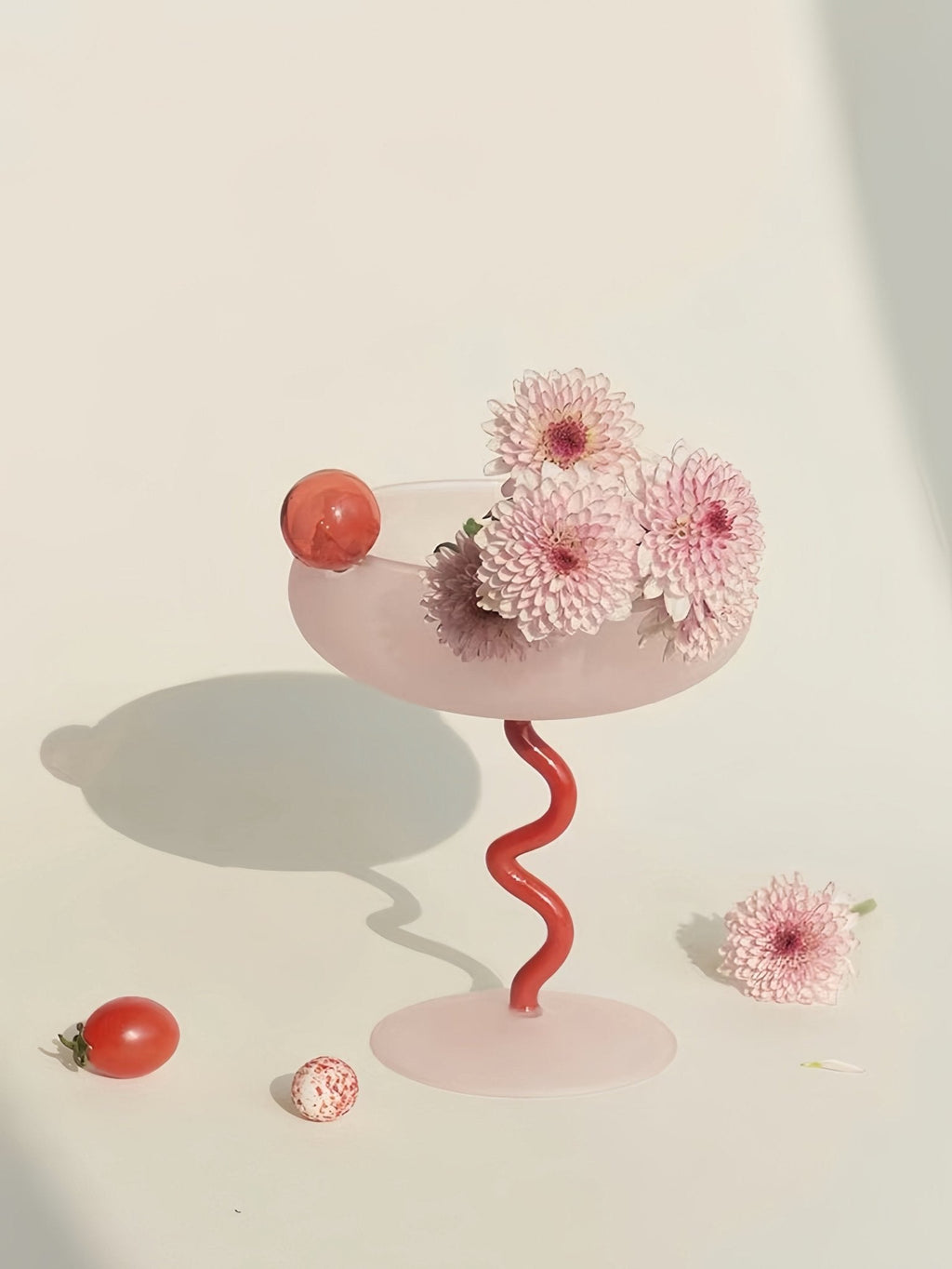 Jelly Bean Coupe Glass – Handblåst Cocktailglas med Lekfull Elegans